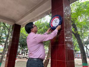 মিমি হসপিটালের আয়োজনে উত্তরা, সেক্টর ৬ পার্কে দেয়াল ঘড়ি স্থাপন